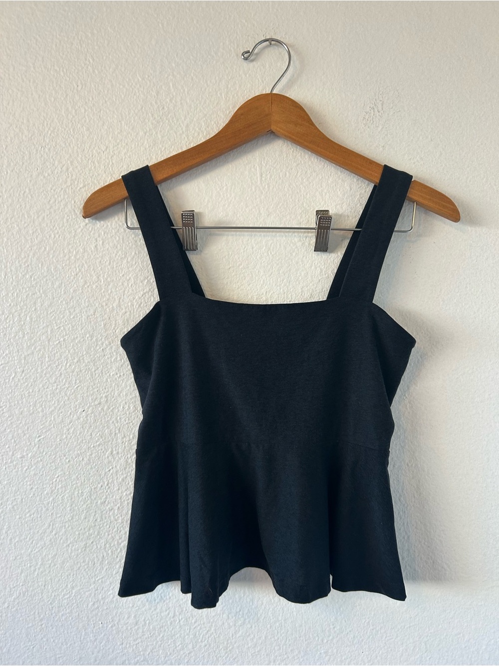 Beyond Yoga Black Square Neck Peplum Tank Top Size XS